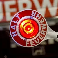 winkerkelle-halt-feuerwehr-.jpg